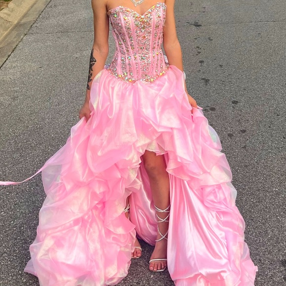 Prom dress , size 00 ( altered ) , color pink , corset top Prom dress , size 00 ( altered ) , color pink , corset top